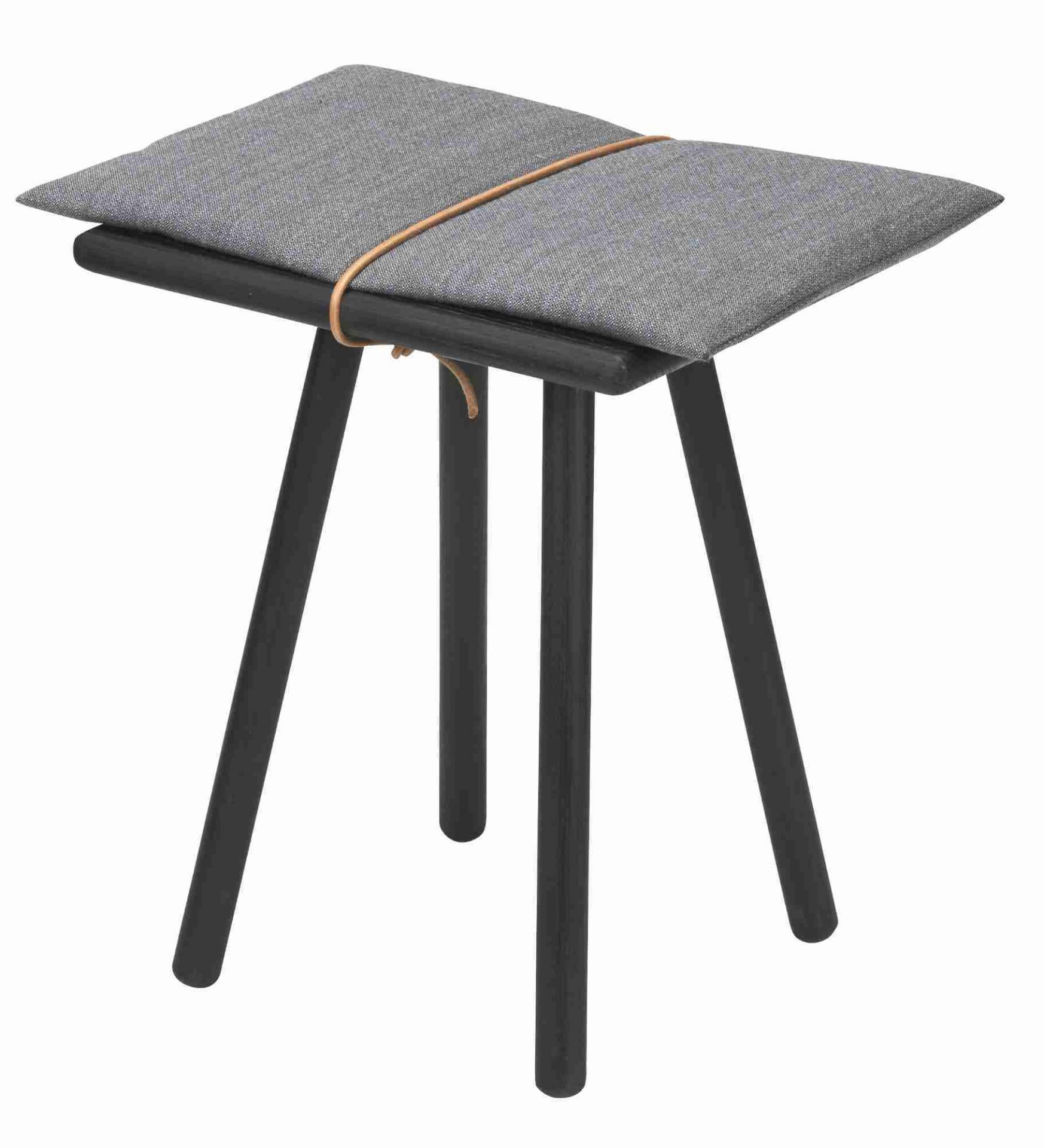 Georg Stool Hocker Eiche schwarz lackiert Skagerak by Fritz Hansen
